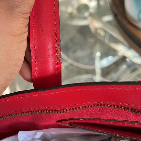 Authentic LV hand bag. - Picture 5 of 8